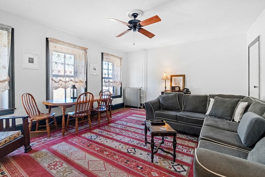 More Photos Of 23-25 Race St, Jim Thorpe Hospitality For Sale