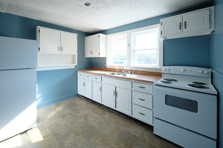 More Photos Of , Tazewell Multifamily For Sale