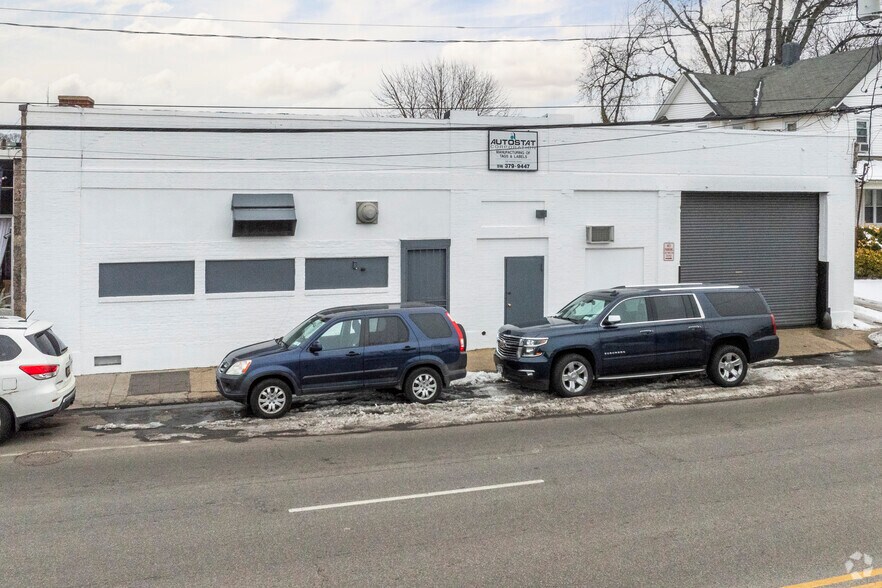 More Photos Of 203-205-209 Nassau Rd, Roosevelt Industrial For Sale