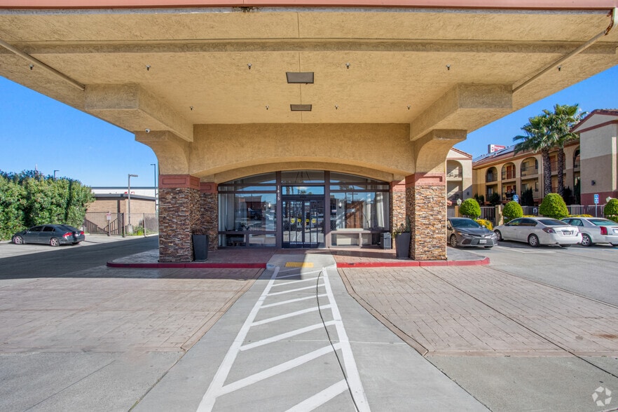More Photos Of 1415 E Yosemite Ave, Manteca Hotel For Lease