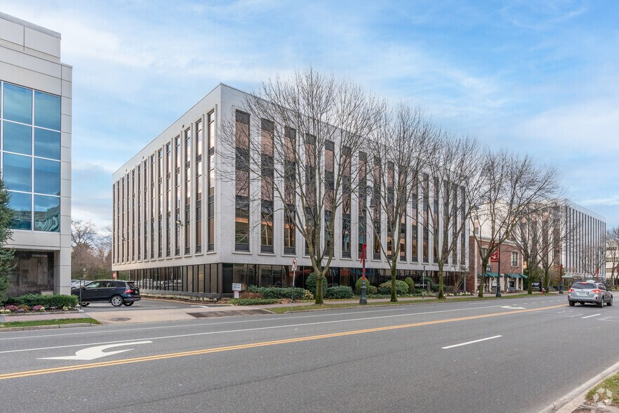 More Photos Of 1010 Franklin Ave, Garden City Medical For Lease