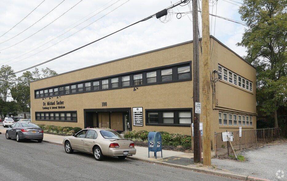 More Photos Of 100 Veterans Blvd, Massapequa Office For Lease