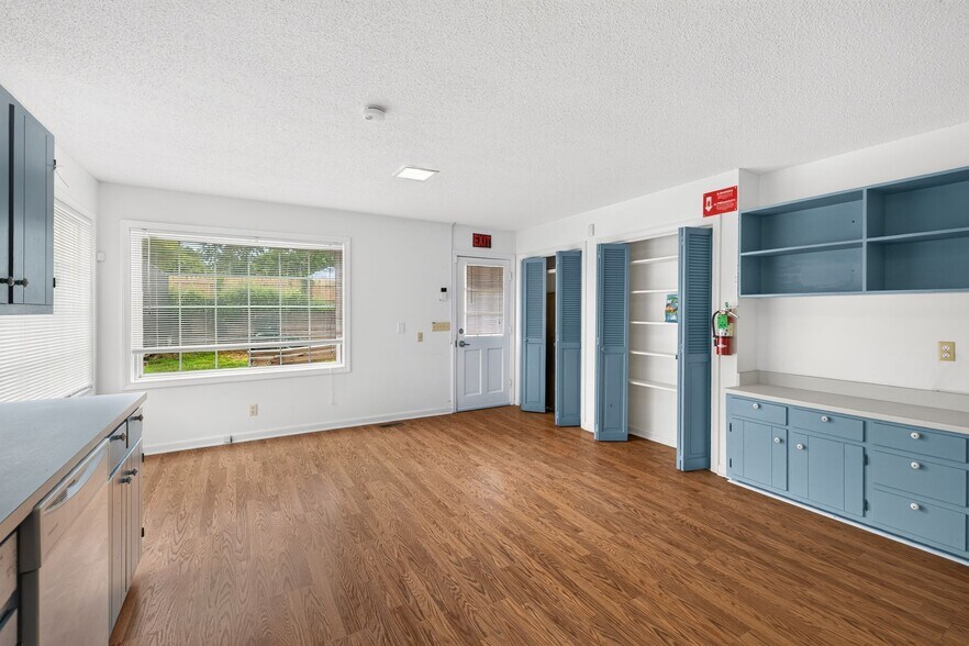More Photos Of 117 E Salisbury St, Pittsboro Office For Sale