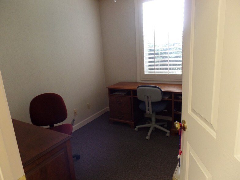 More Photos Of 316 E Harper St, Troy Medical For Sale