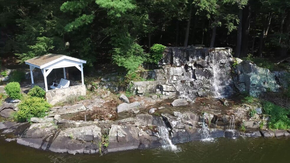 More Photos Of 201 Swartekill Rd, Highland Specialty For Lease