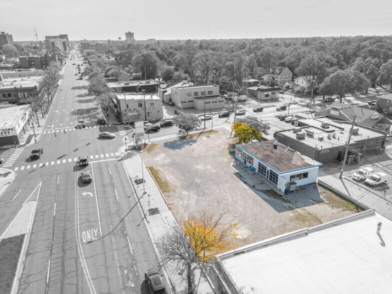 More Photos Of 1005 N Main St, Royal Oak Service Station For Sale