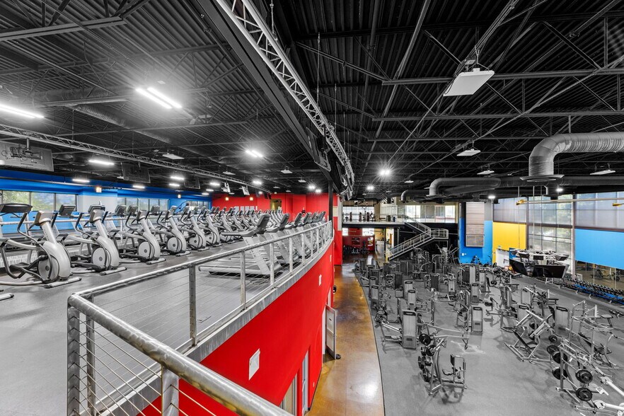 More Photos Of 1900 Del Paso Rd, Sacramento Health Club For Lease