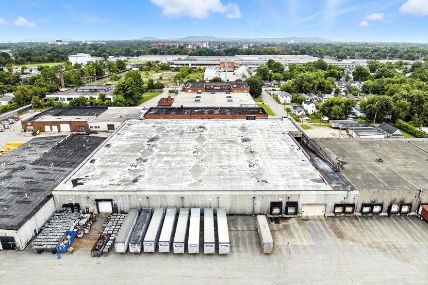 More Photos Of 1661 W Hill St, Louisville Manufacturing For Sale