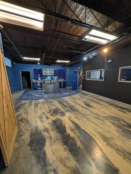 More Photos Of 20520 Stephens St, Saint Clair Shores Manufacturing For Sale