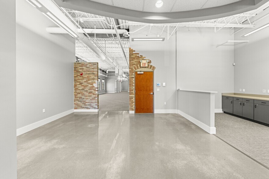 More Photos Of 2099 Thunderhead Rd, Knoxville Loft Creative Space For Lease