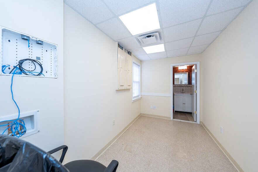 More Photos Of 101 Elm Ave, Louisa General Retail For Sale