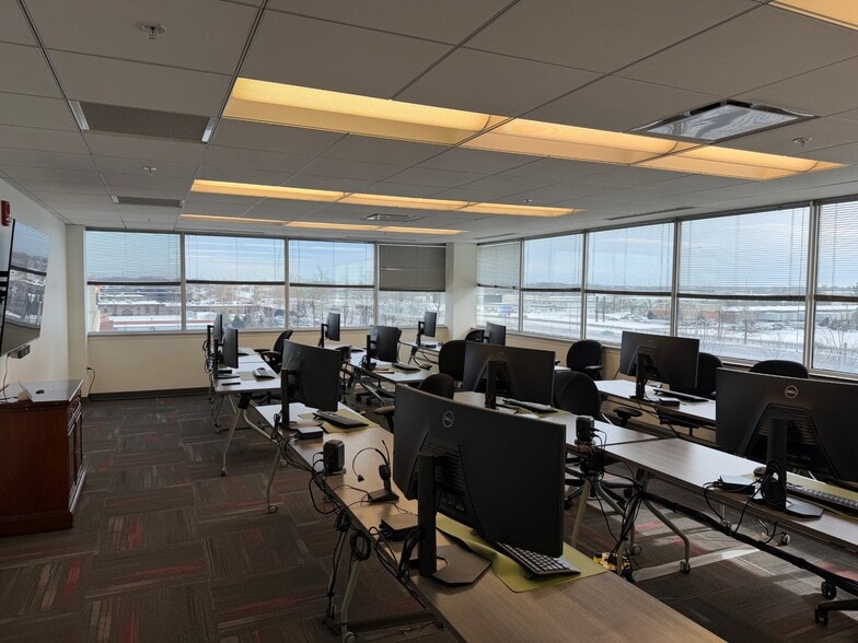 More Photos Of 10100 Linn Station Rd, Louisville Office For Lease