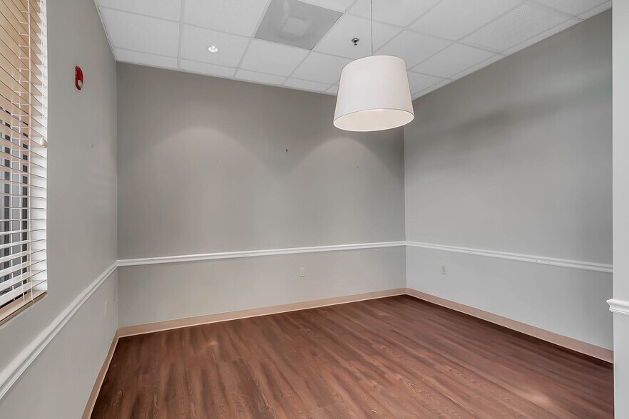 More Photos Of 7932 W Sand Lake Rd, Orlando Office For Sale