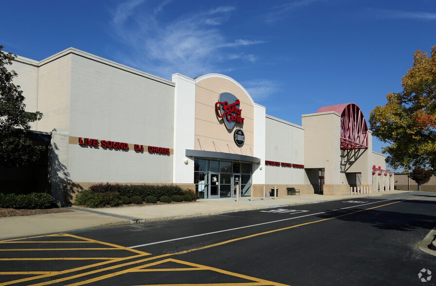 More Photos Of 8809 Jw Clay Blvd, Charlotte General Retail For Lease