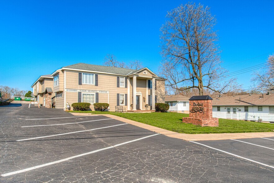 More Photos Of 6204 Arlington Ave, Raytown Office For Sale