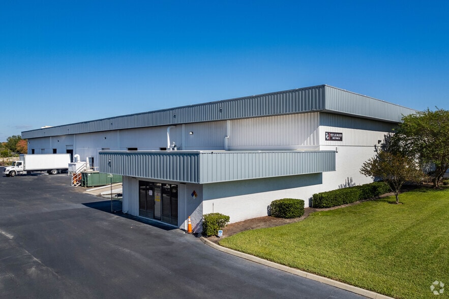 More Photos Of 3320 Vineland Rd, Orlando Unknown For Lease