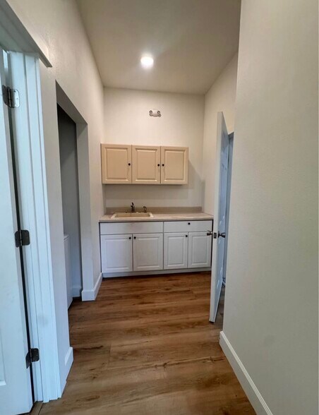 More Photos Of 85188 Highway 101, Florence Light Manufacturing For Lease