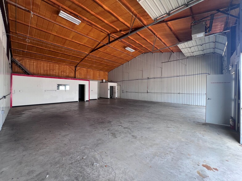 More Photos Of 2321 N Masch Branch Rd, Denton Warehouse For Lease
