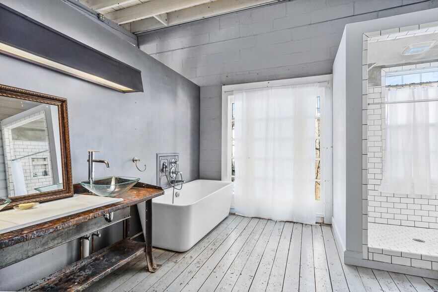 More Photos Of 705-707 Cherry Aly, Hudson Warehouse For Lease