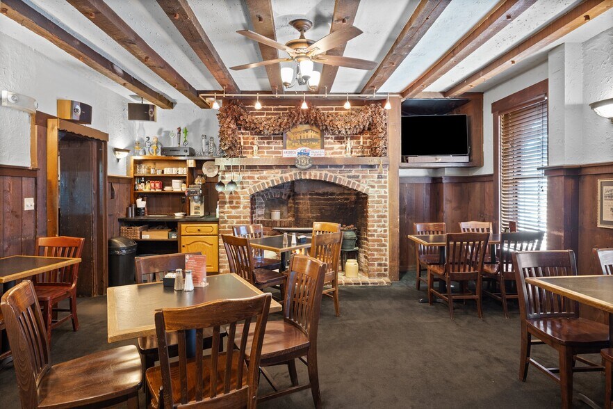 More Photos Of 100 W Maple Ave, Langhorne Restaurant For Sale