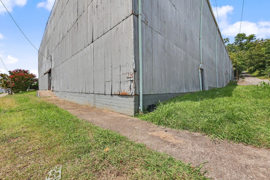 Primary Photo Of 237 Loretta St, Greeneville Industrial For Sale