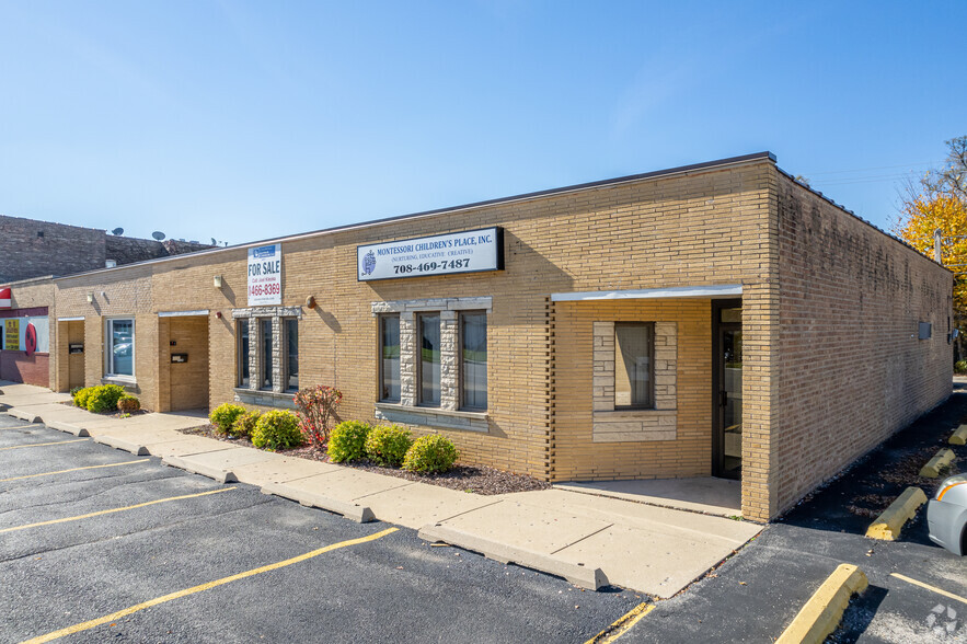 Primary Photo Of 1126-30 N Maple Ave, La Grange Park Office For Sale