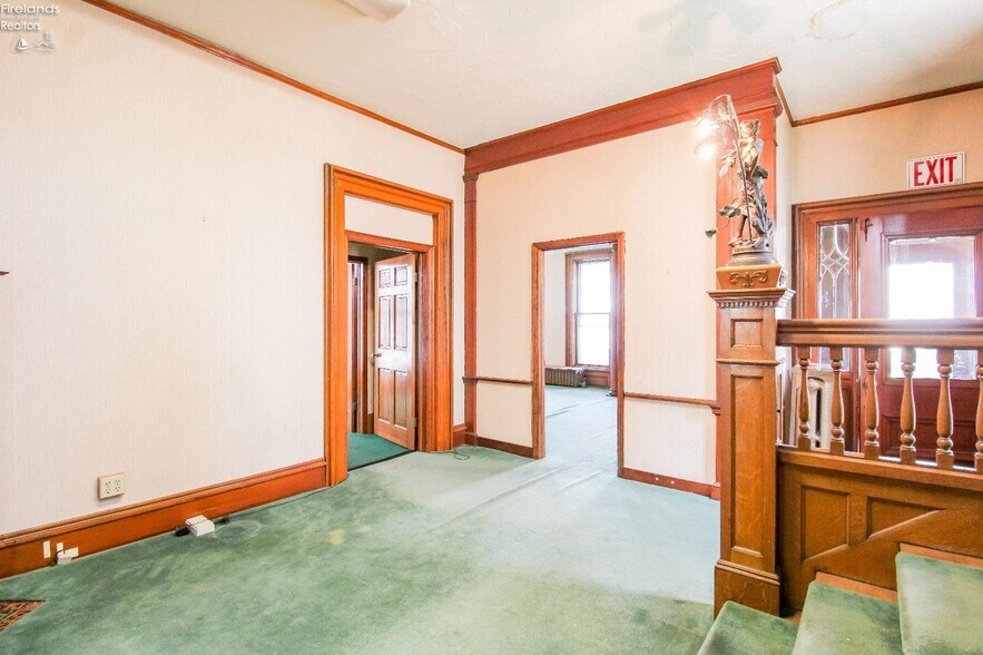 More Photos Of 516 W Washington St, Sandusky Office For Sale