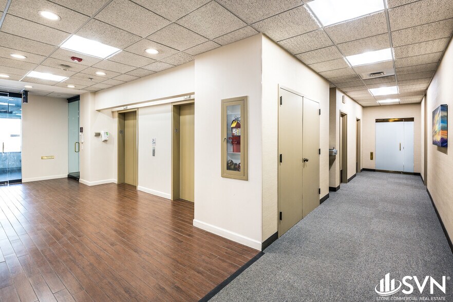 More Photos Of 155 E Main St, Lexington Office For Lease