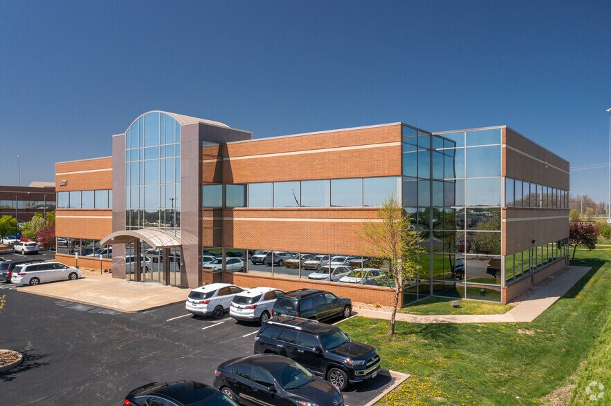 More Photos Of 5301 Veterans Memorial Pky, Saint Peters Office For Lease