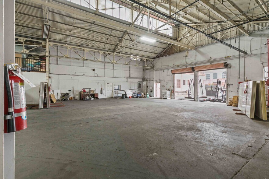 More Photos Of 3255 Saco St, Vernon Warehouse For Lease
