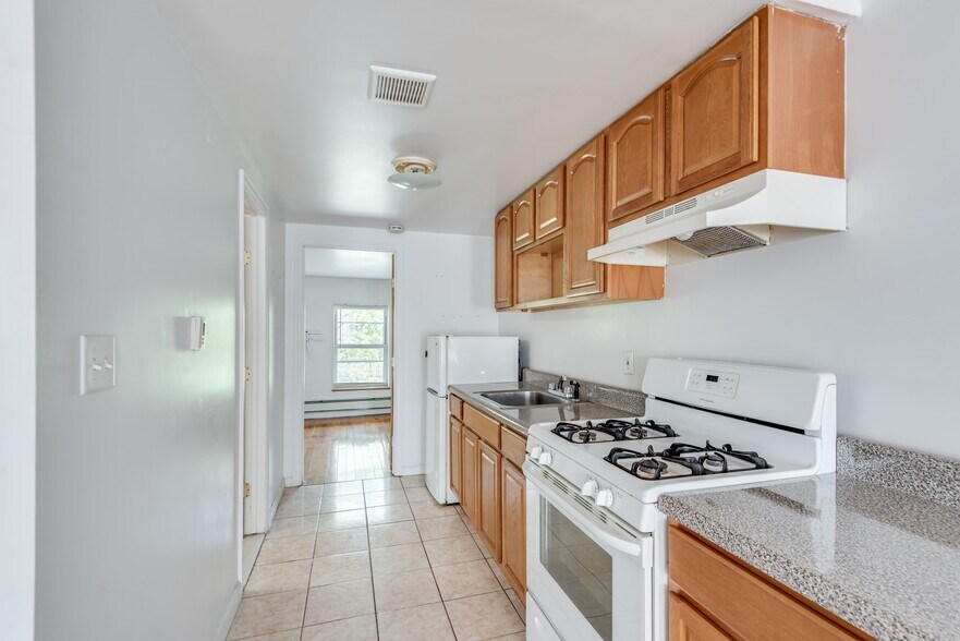 More Photos Of 489 Myrtle Ave, Brooklyn Storefront Retail Residential For Sale