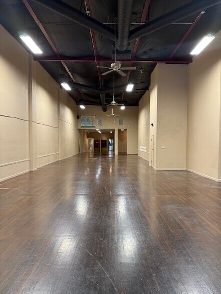 More Photos Of 1712 California St, Redding Storefront For Lease