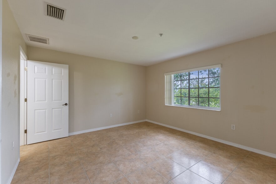 More Photos Of 1328 SE 8th Ave, Cape Coral Multifamily For Sale