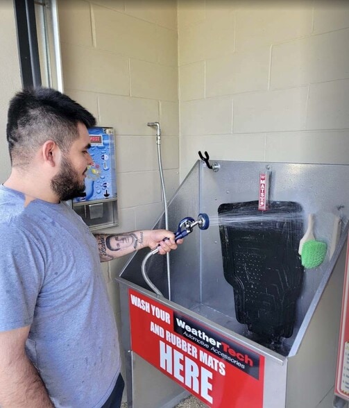 More Photos Of 1210 E Irving Park Rd, Streamwood Carwash For Sale