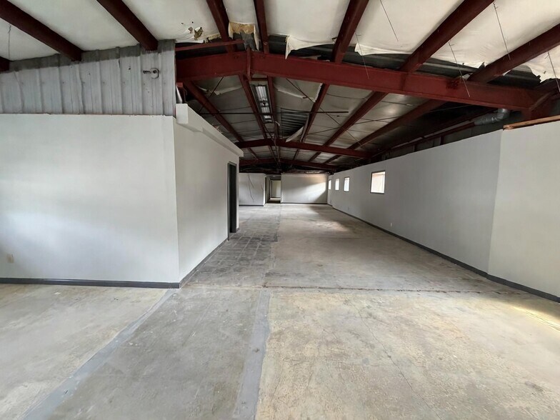 More Photos Of 2514 W Point Ave, College Park Manufacturing For Lease