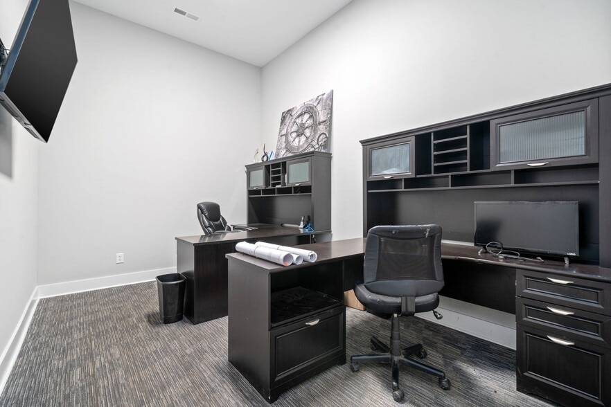 More Photos Of 2959 Hwy 41A S, Clarksville Flex For Lease