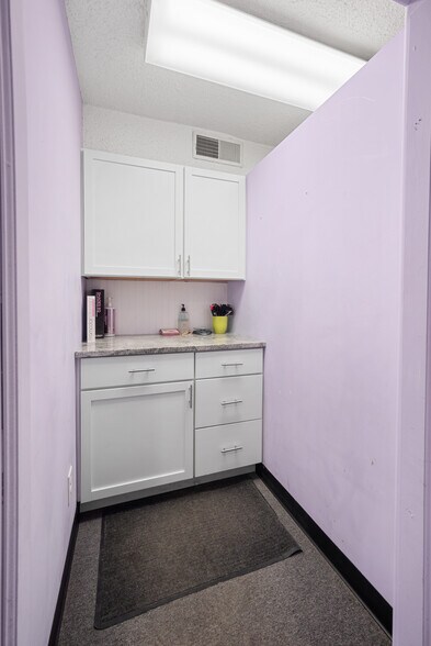 More Photos Of 4680 Dixie Hwy, Waterford Freestanding For Sale