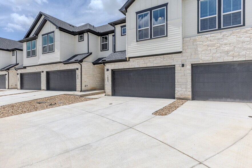 More Photos Of , Round Rock Multifamily For Sale
