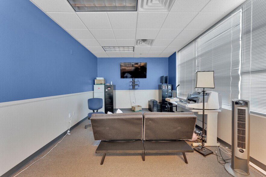 More Photos Of 1859-1863 Whitney Mesa Dr, Henderson Flex For Sale