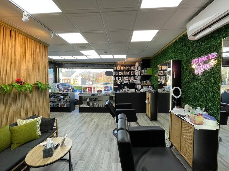 More Photos Of 701-705 Walt Whitman Rd, Melville Storefront For Sale