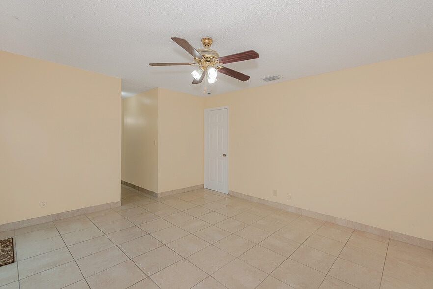 More Photos Of 4063-4065 SW 51st St, Fort Lauderdale Apartments For Sale