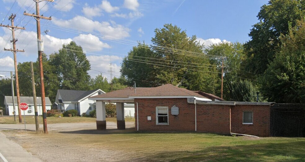 More Photos Of 6361 Hwy 11, Mount Carmel Restaurant For Sale