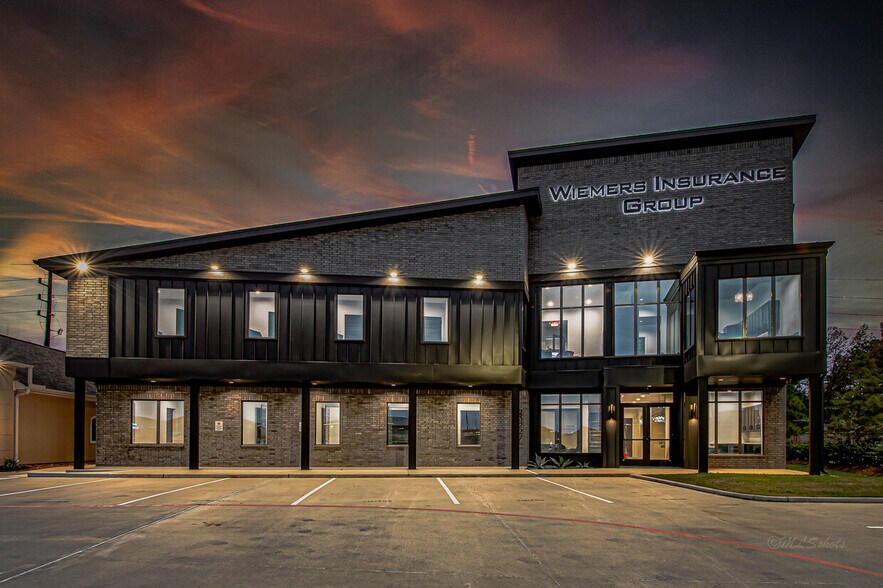 More Photos Of Colonial Parkway & Park West Green, Katy Medical For Sale