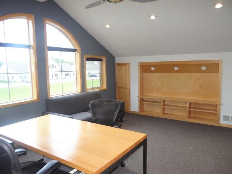 More Photos Of 801-809 Meander Ct, Medina Loft Creative Space For Lease