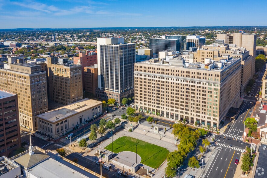 More Photos Of 42 W 11th St, Wilmington Hotel For Lease