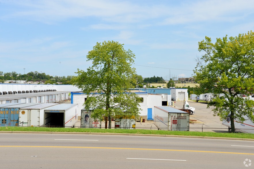 More Photos Of 98 Glendale-Milford Rd, Cincinnati Warehouse For Sale