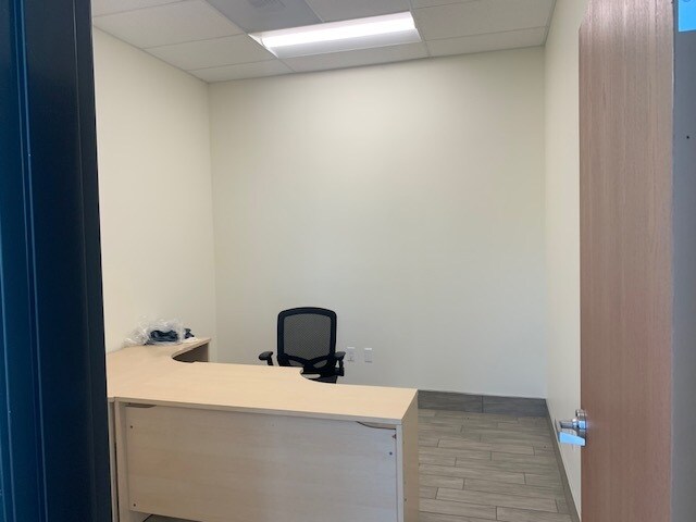 More Photos Of 1551 Pacific Ave, Oxnard Manufacturing For Lease