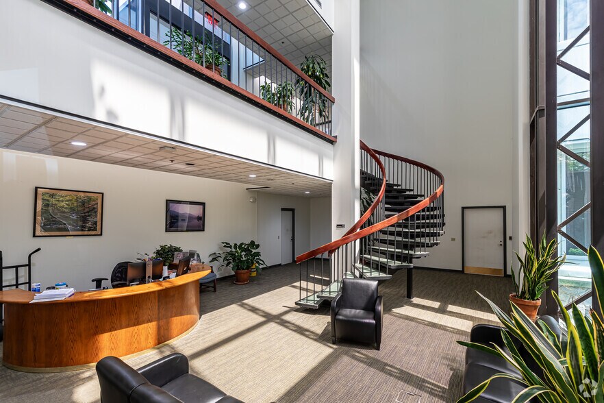 More Photos Of 877 South St, Pittsfield Office For Lease