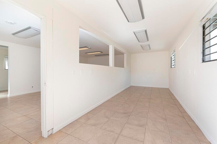 More Photos Of 31 Fulton Ave, Pasadena Light Manufacturing For Sale