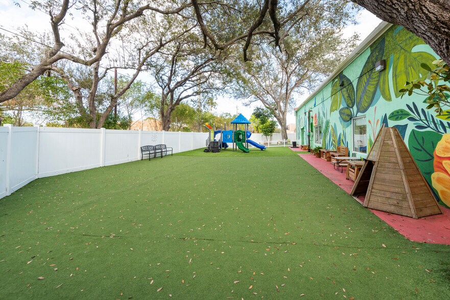More Photos Of 8201 W Mcnab Rd, Tamarac General Retail For Sale